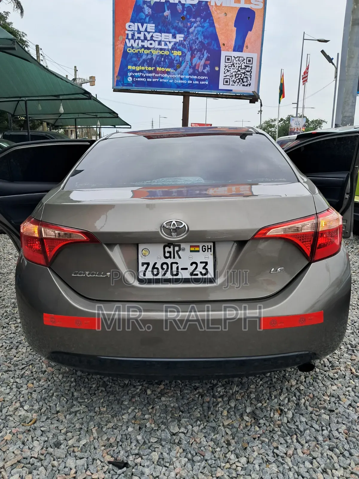 Toyota Corolla LE Eco (1.8L 4cyl 2A) 2019 Matt Black