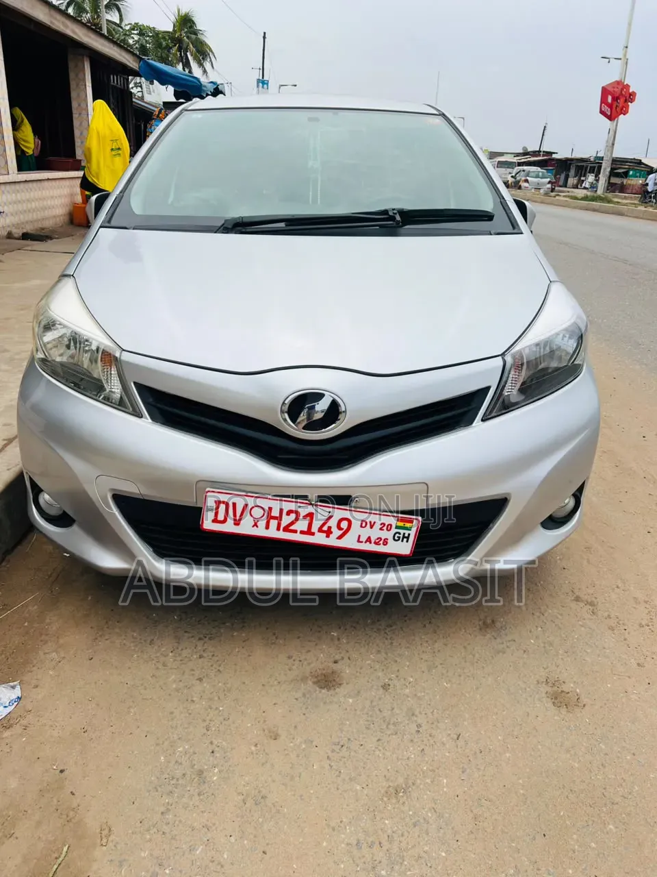Toyota Vitz 1.3 FWD 5dr 2013 Silver