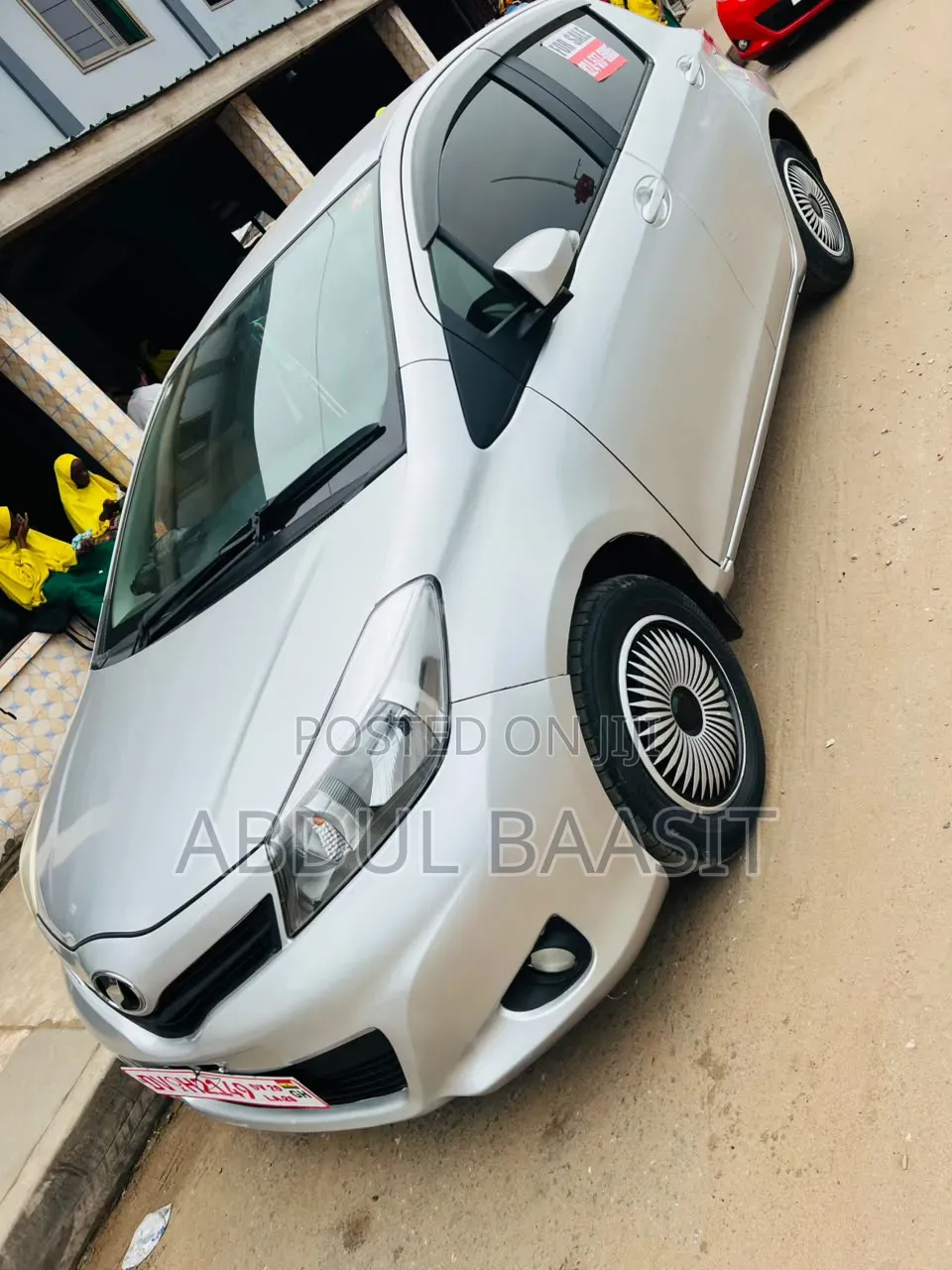 Toyota Vitz 1.3 FWD 5dr 2013 Silver