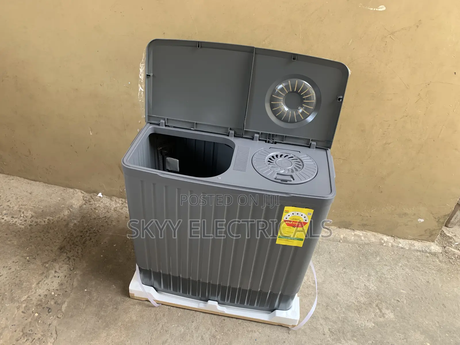 Massive 8kg TwinTub WashingMachine