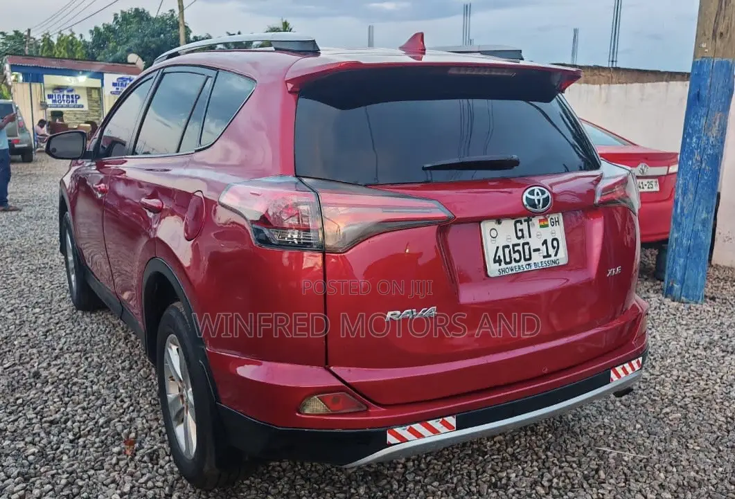 Toyota RAV4 XLE AWD (2.5L 4cyl 6A) 2016 Red