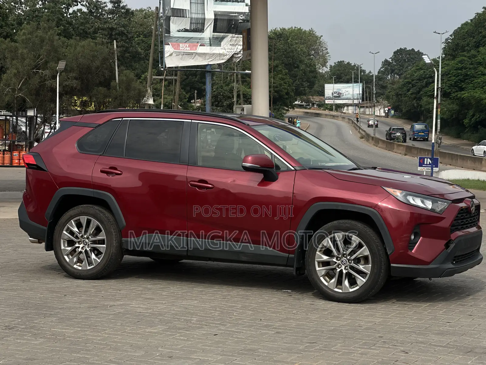 Toyota RAV4 XLE Premium AWD 2019 Red