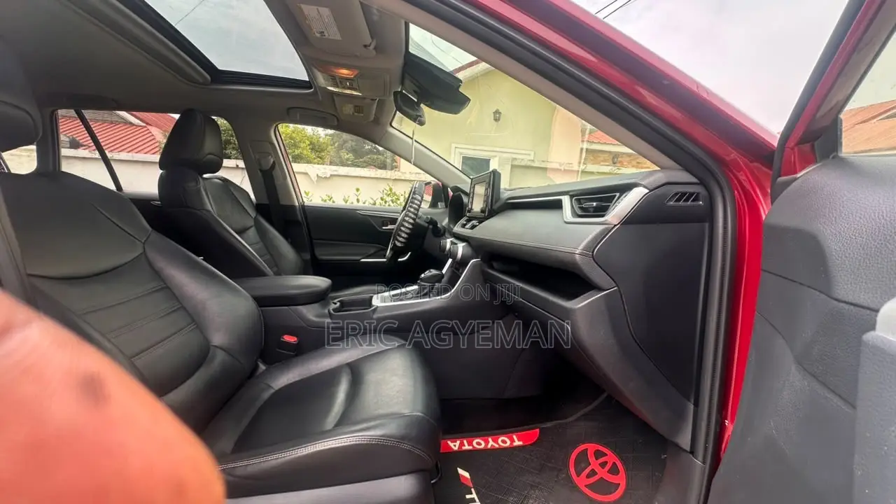 Toyota RAV4 2019 Red
