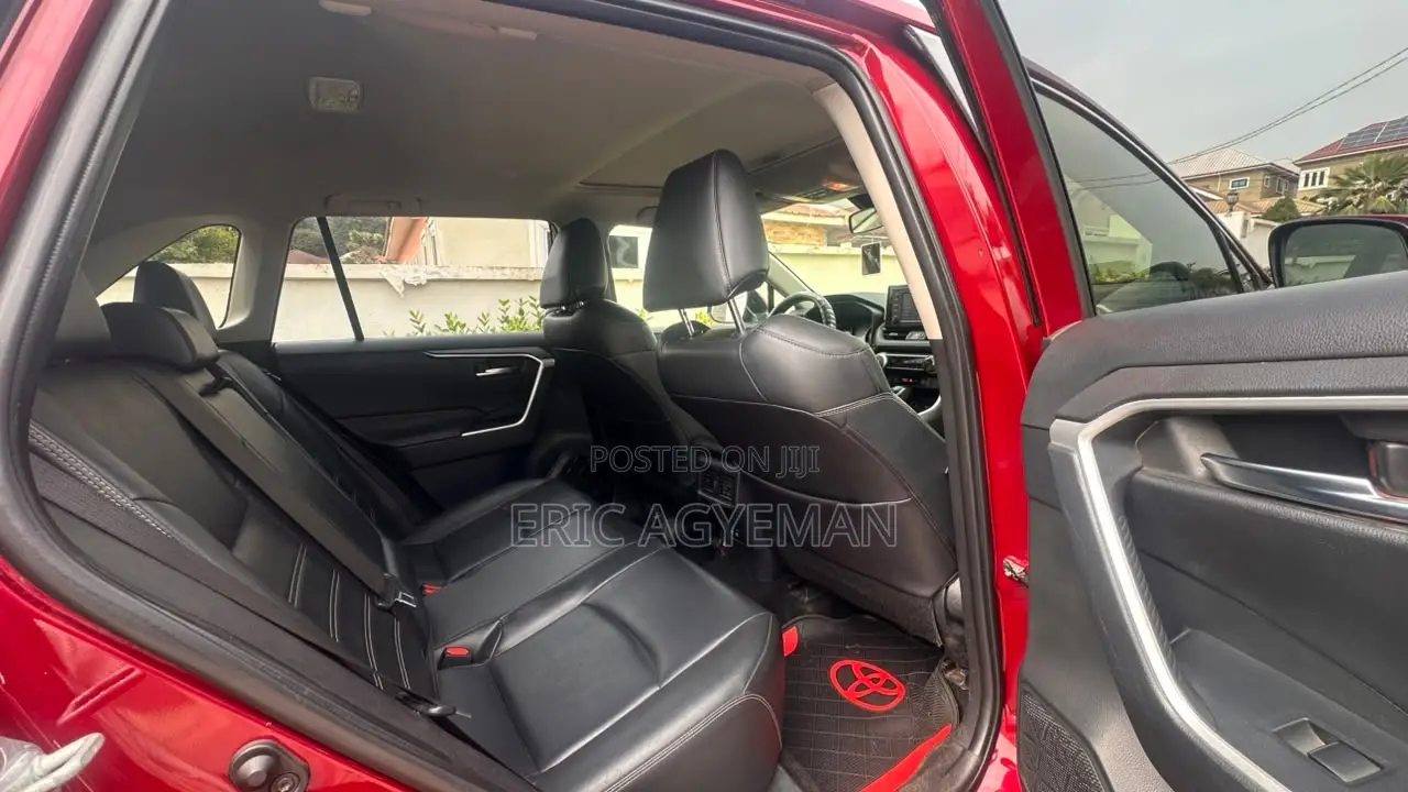 Toyota RAV4 2019 Red