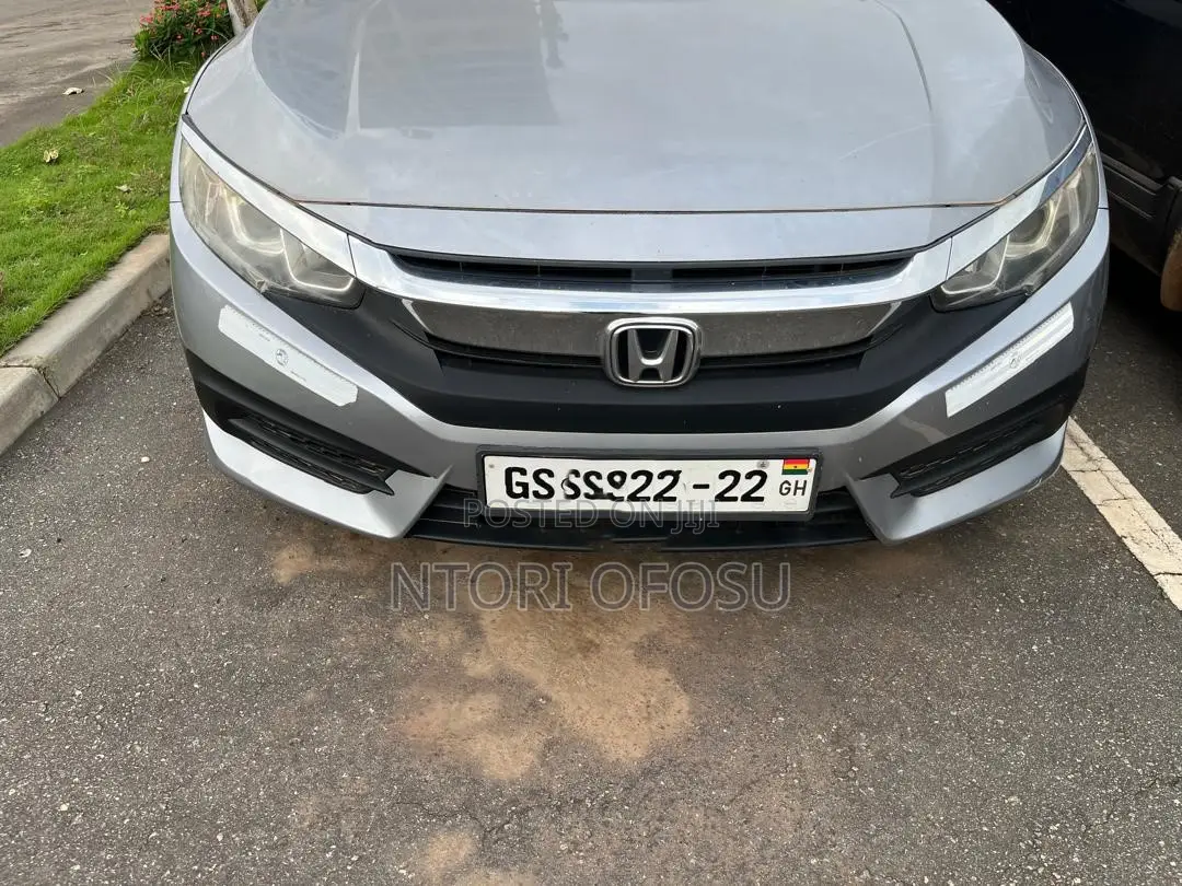 Honda Civic EX 4dr Hatchback (1.5L 4cyl) 2017 Gray