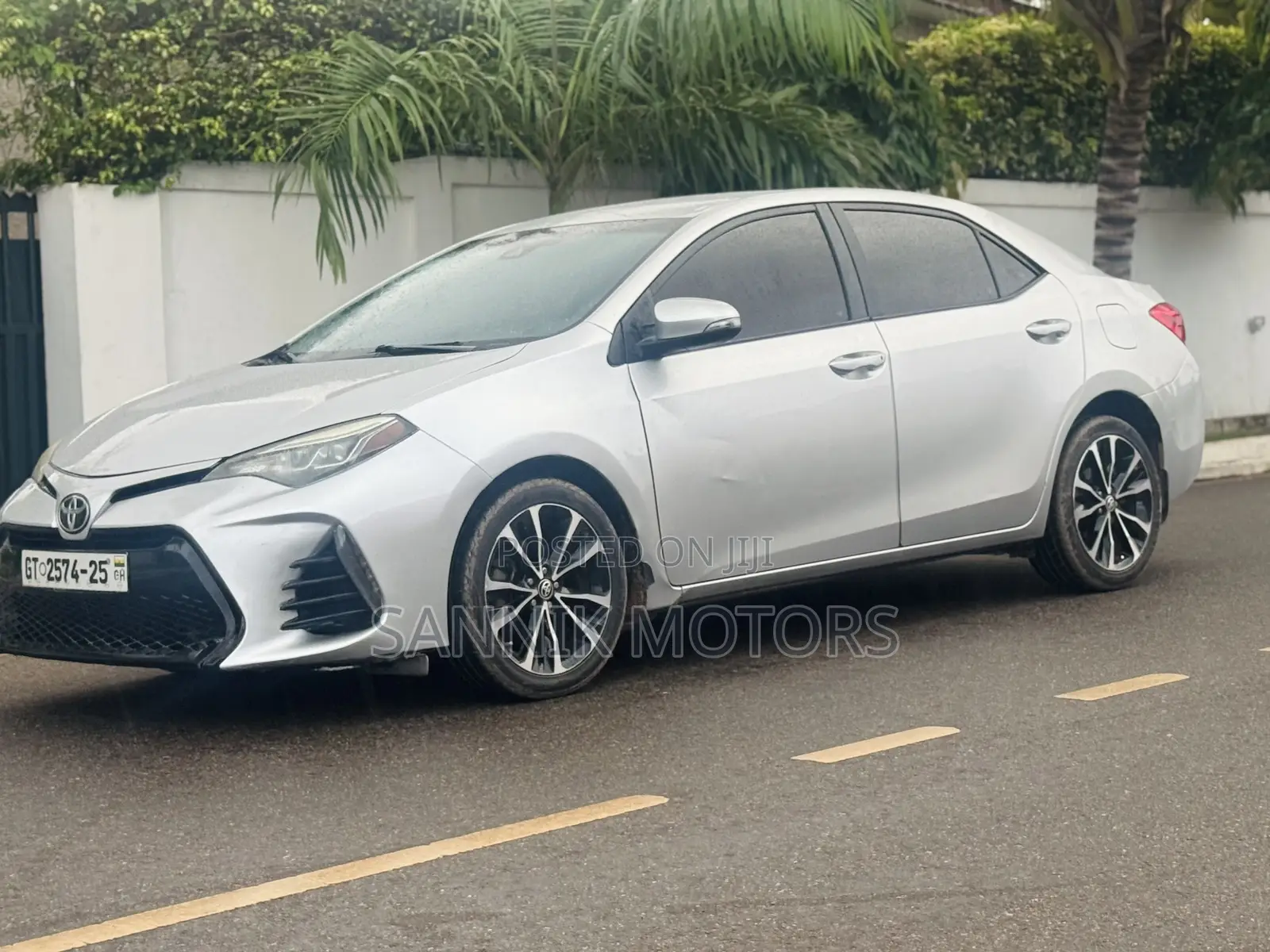 Toyota Corolla SE (1.8L 4cyl 2A) 2018 Silver