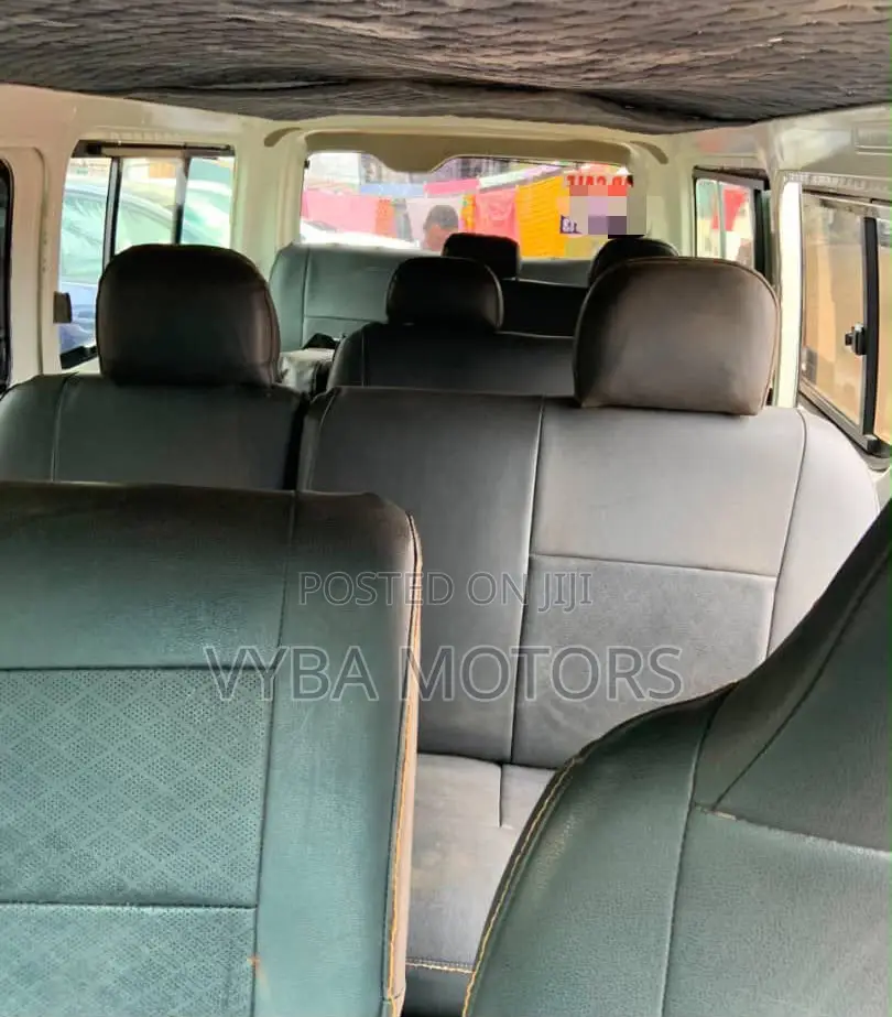 Toyota HiAce 2012 White