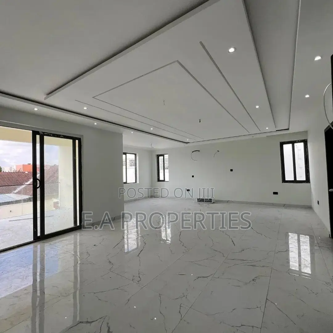 5bdrm House in E A Properties, American House for sale