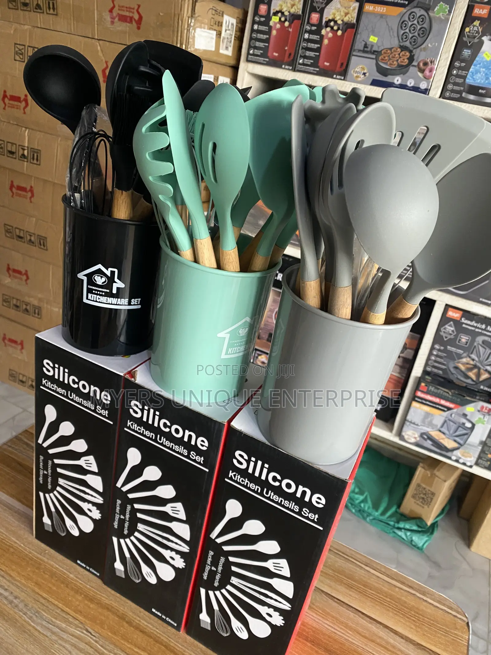 Silicone 12in1 Kitchen Spoon With Wooden Handles and Storage Cup