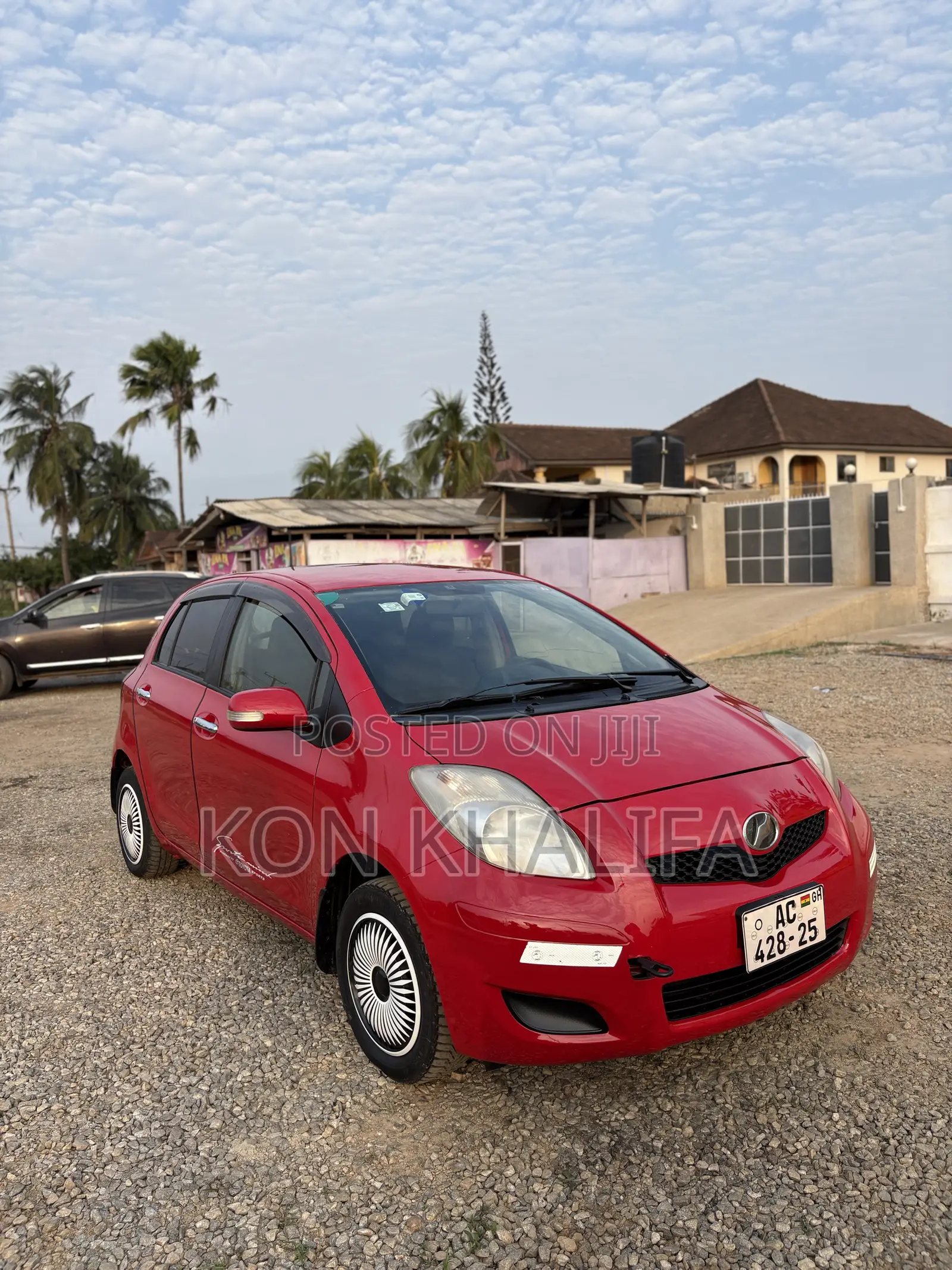 Toyota Vitz 1.3 FWD 5dr 2010 Red