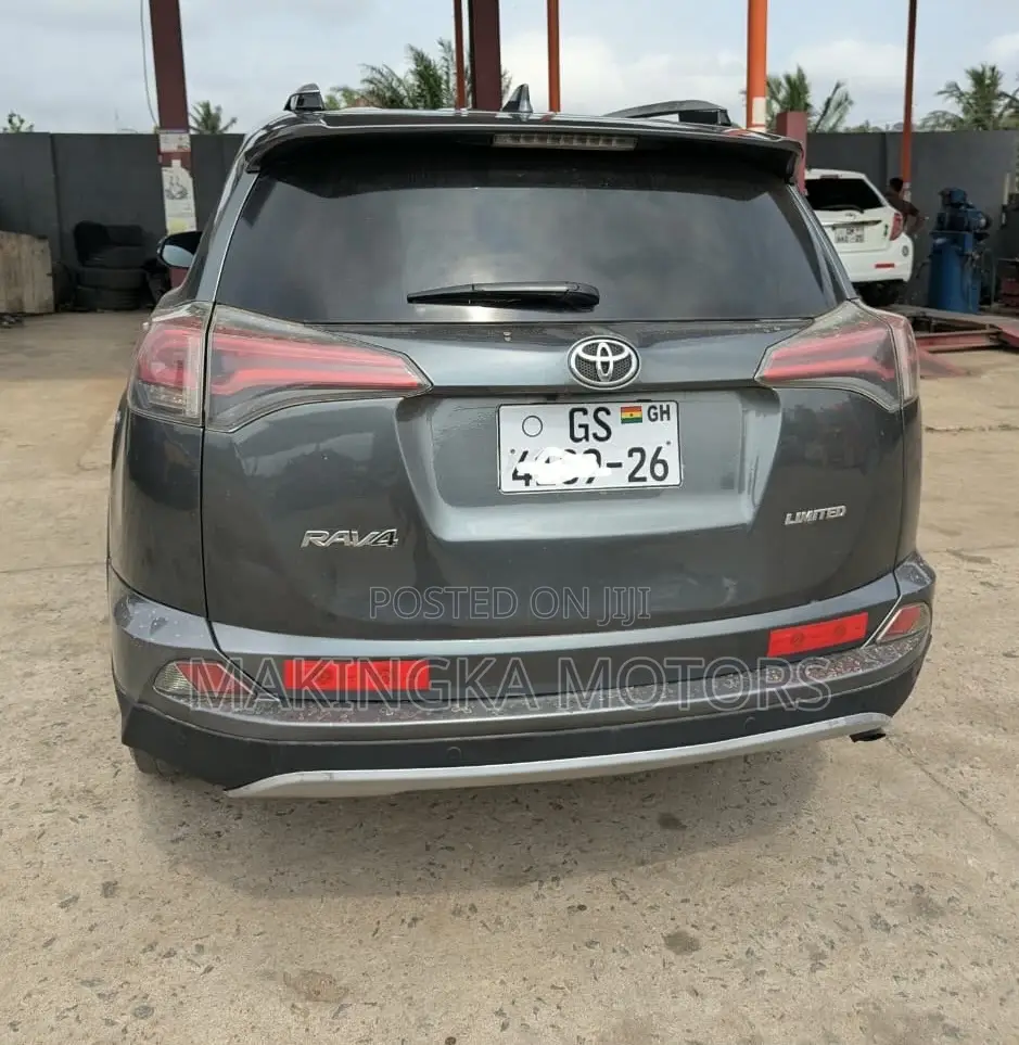 Toyota RAV4 Limited 4dr SUV AWD (2.5L 4cyl 6A) 2018 Silver