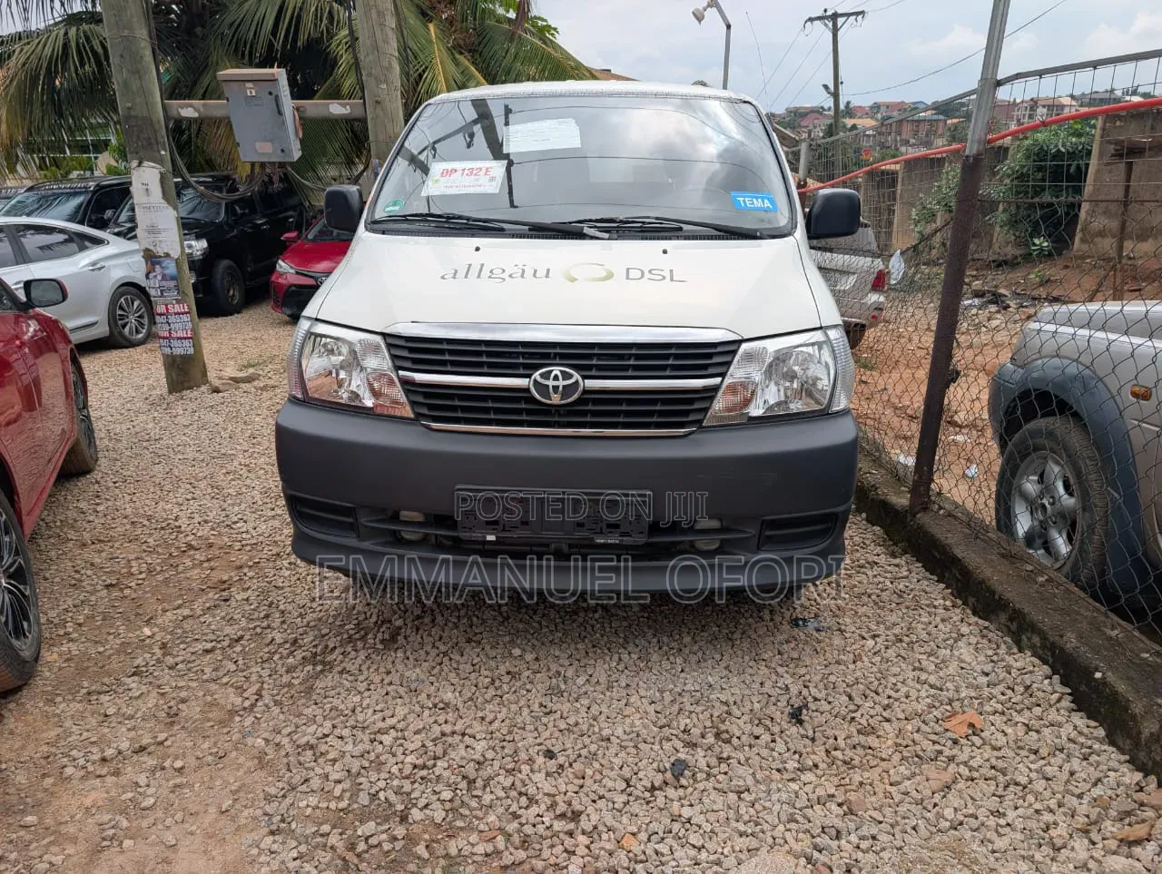 Toyota HiAce 2011 White