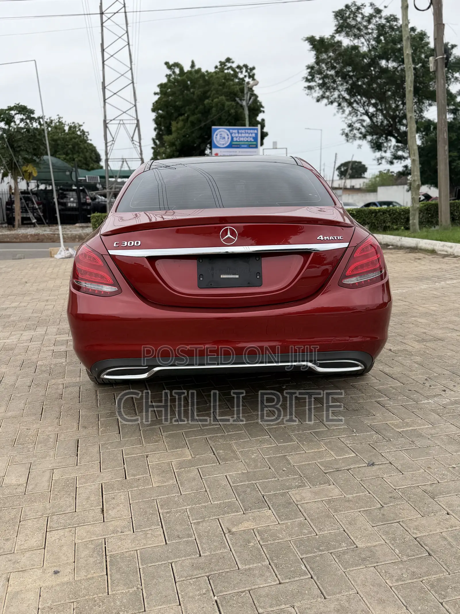 Mercedes-Benz C300 Luxury Sedan RWD (2.0L 4cyl 7A) 2017 Red