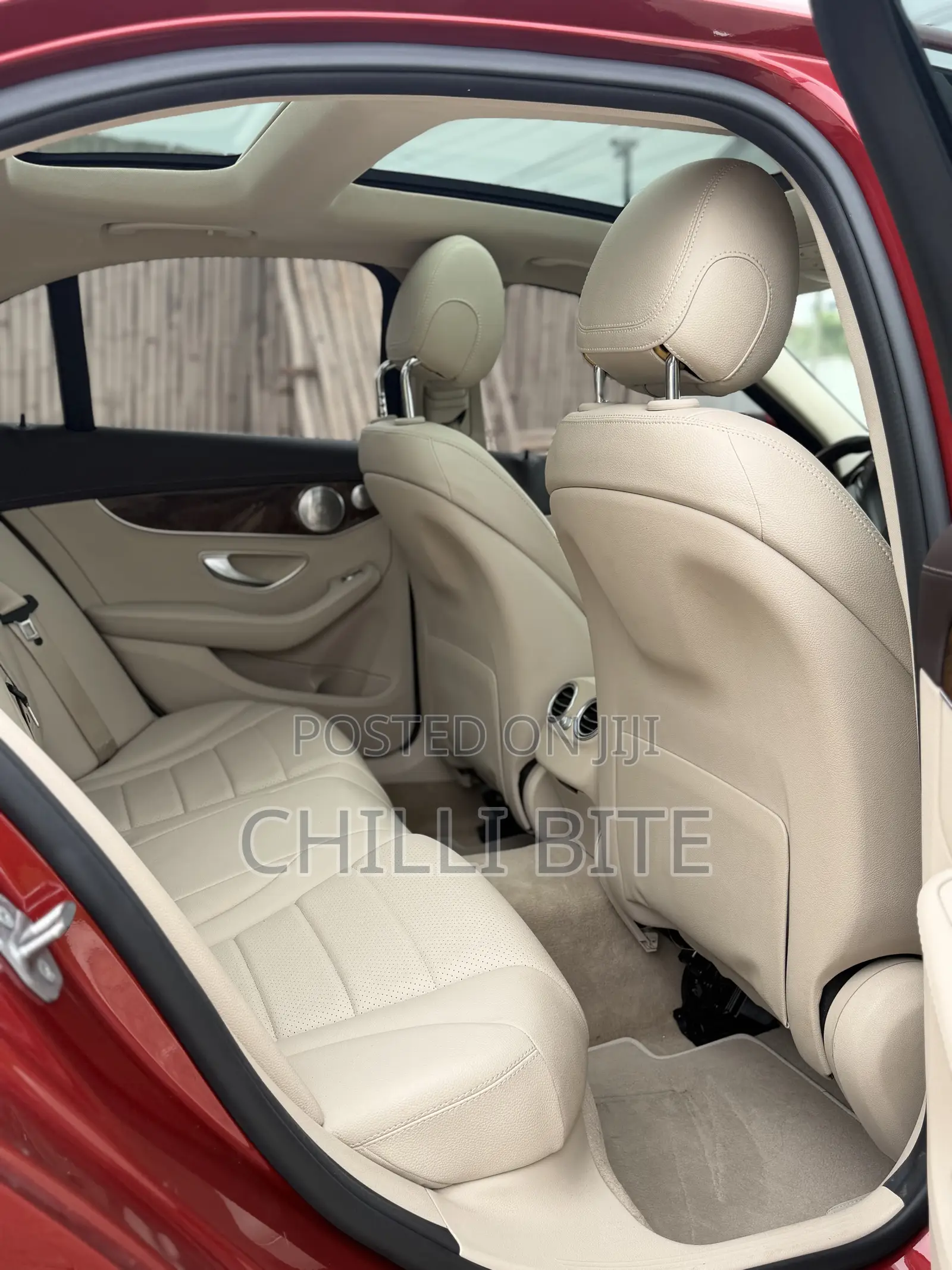 Mercedes-Benz C300 Luxury Sedan RWD (2.0L 4cyl 7A) 2017 Red