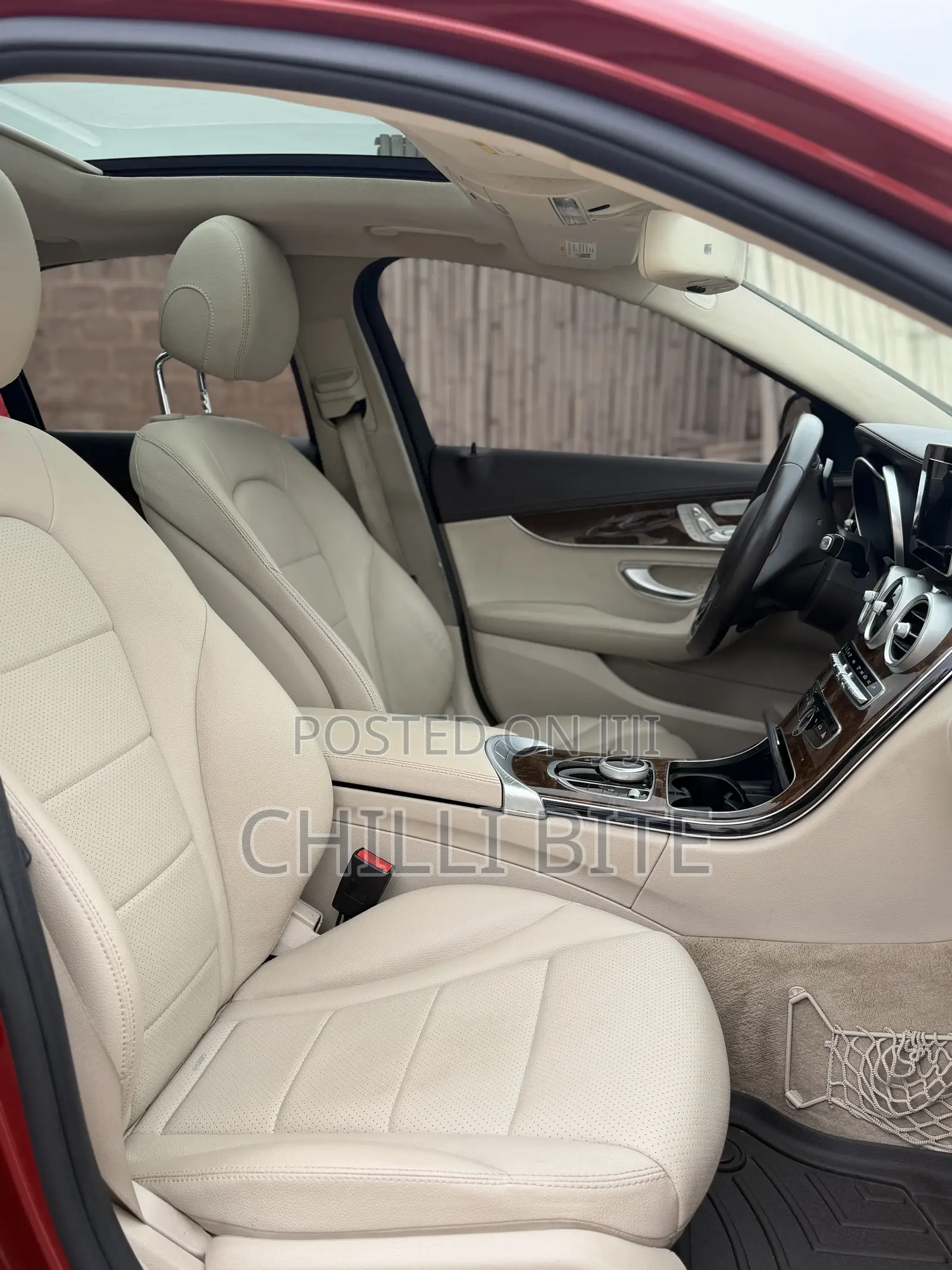 Mercedes-Benz C300 Luxury Sedan RWD (2.0L 4cyl 7A) 2017 Red
