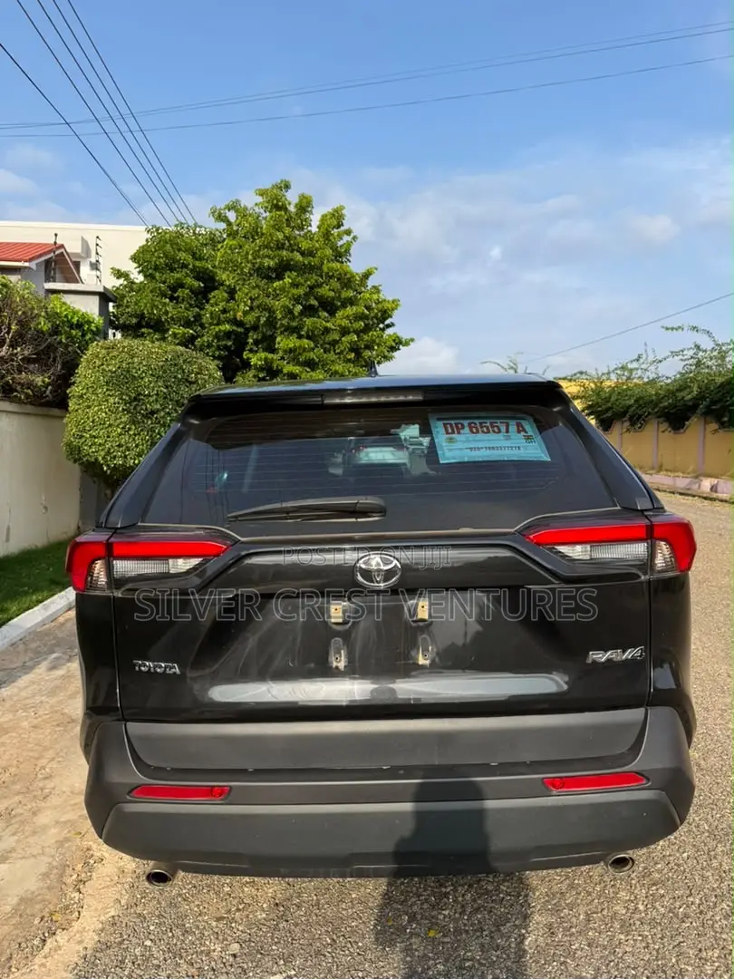 Toyota RAV4 XLE FWD 2023 Black
