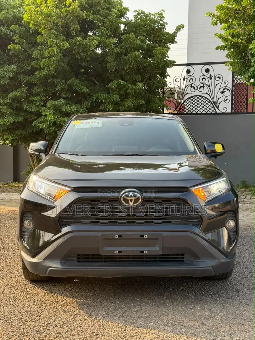 Toyota RAV4 XLE FWD 2023 Black