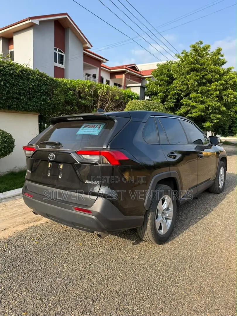 Toyota RAV4 XLE FWD 2023 Black