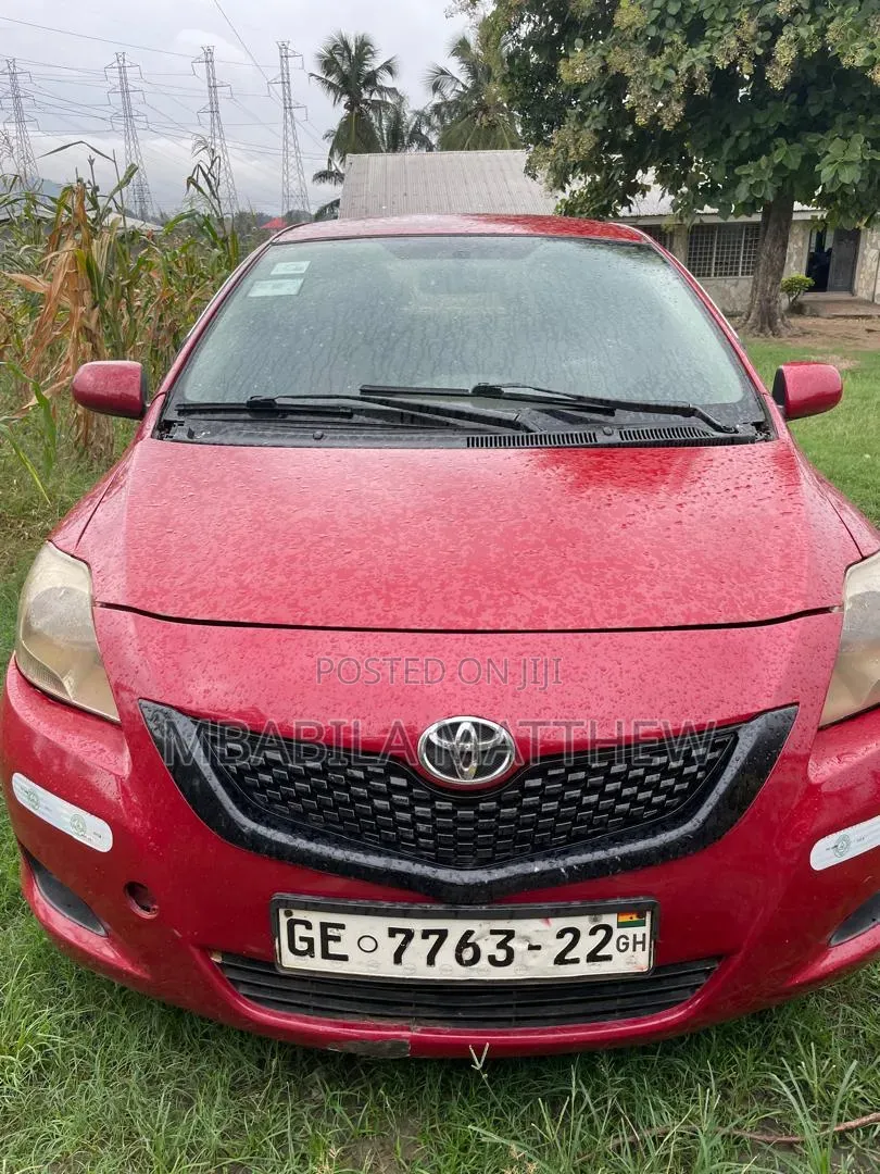 Toyota Belta 2010 Red