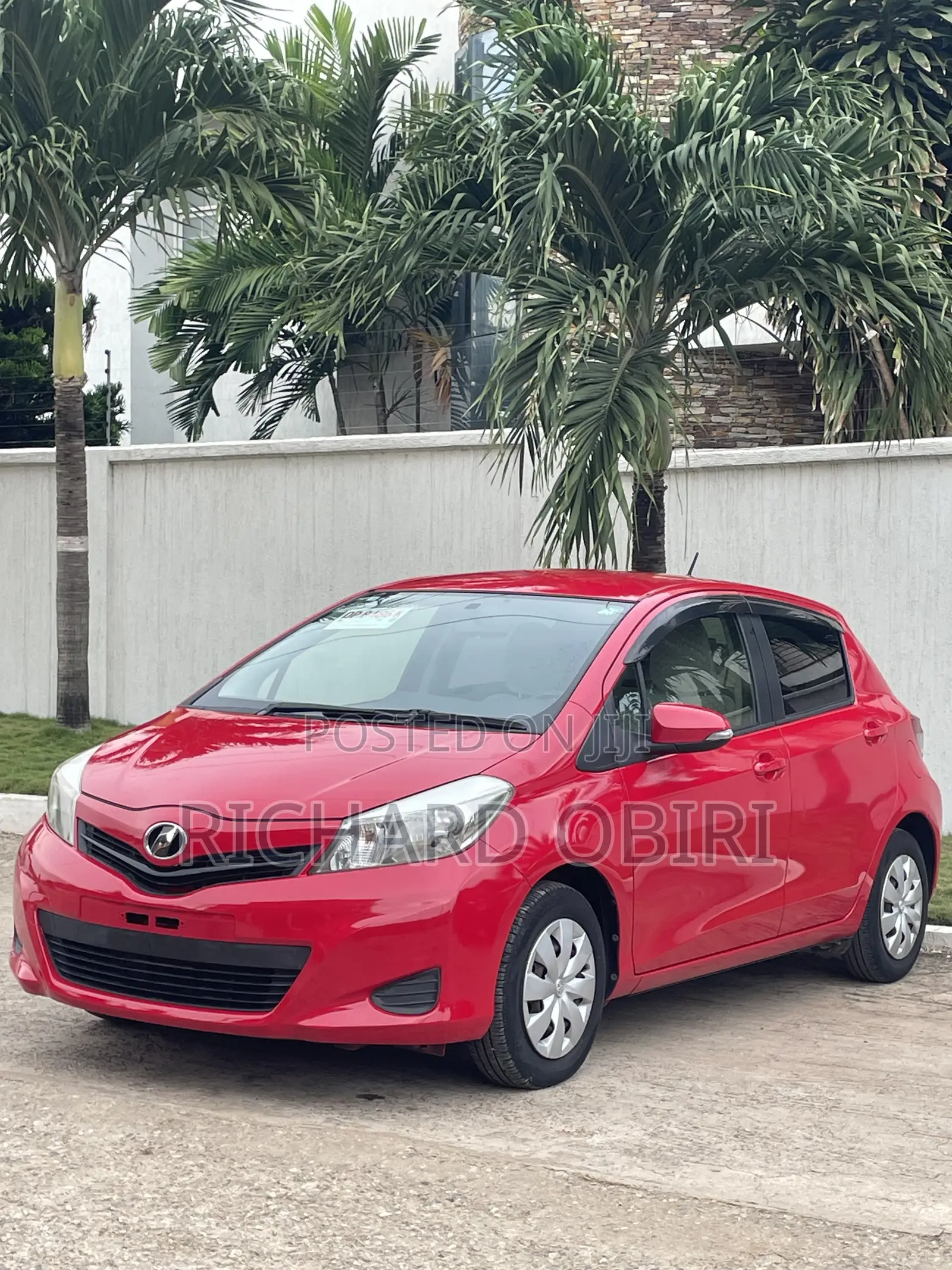 Toyota Vitz 1.3 AWD 3dr 2013 Red