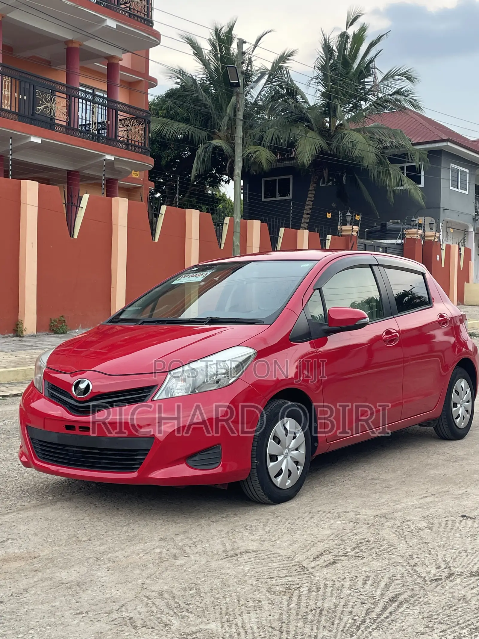 Toyota Vitz 1.3 AWD 3dr 2013 Red