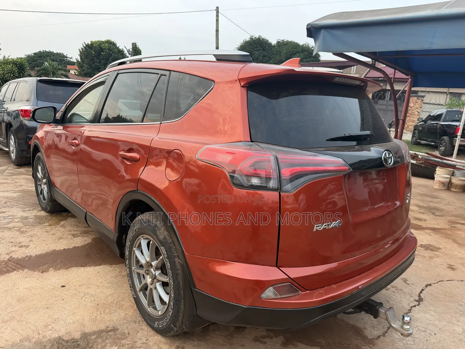 Toyota RAV4 SE 4dr SUV AWD (2.5L 4cyl 6A) 2018 Orange