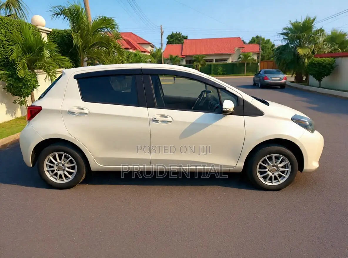 Toyota Vitz 2015 White