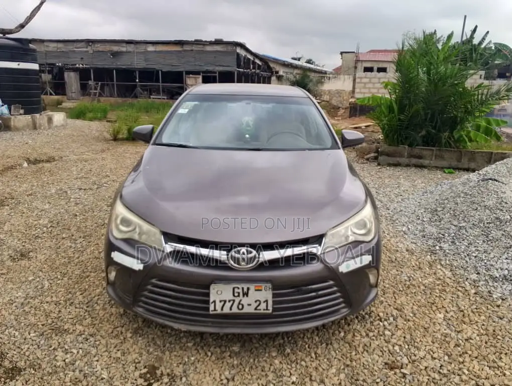 Toyota Camry LE 4dr Sedan (2.5L 4cyl 6A) 2016 Gray