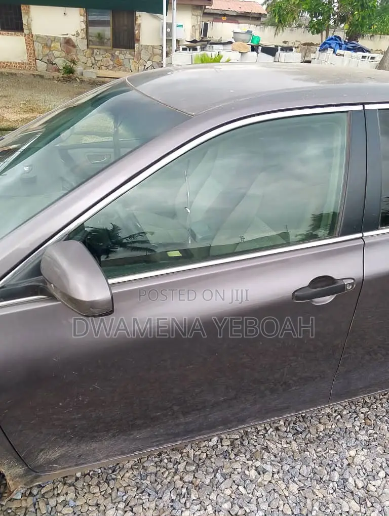 Toyota Camry LE 4dr Sedan (2.5L 4cyl 6A) 2016 Gray