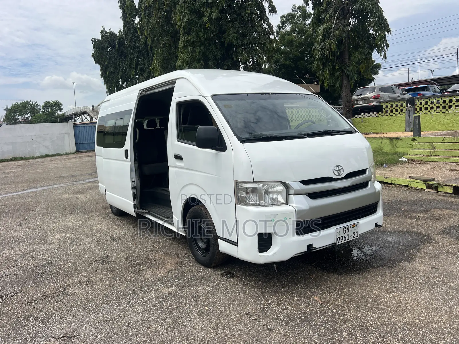 Toyota HiAce 2020 White