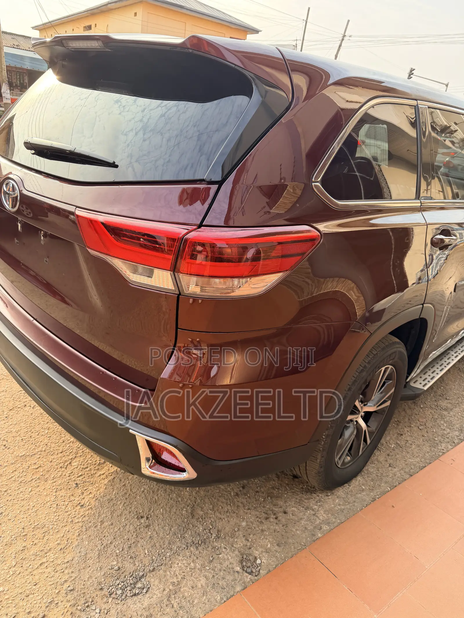 Toyota Highlander LE 2019 Burgundy