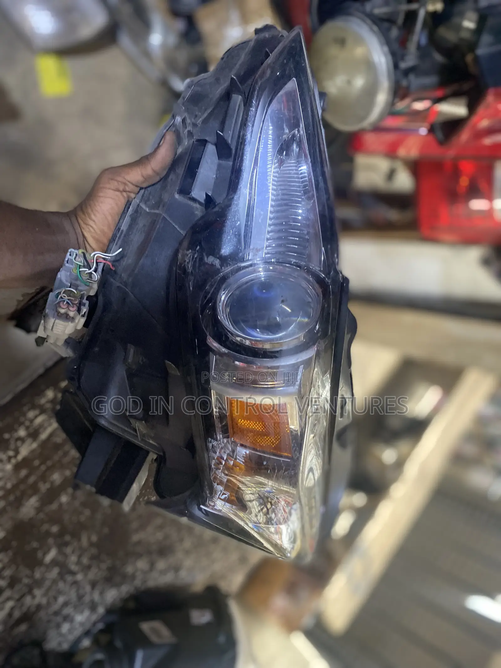 Lexus IS250 Headlight
