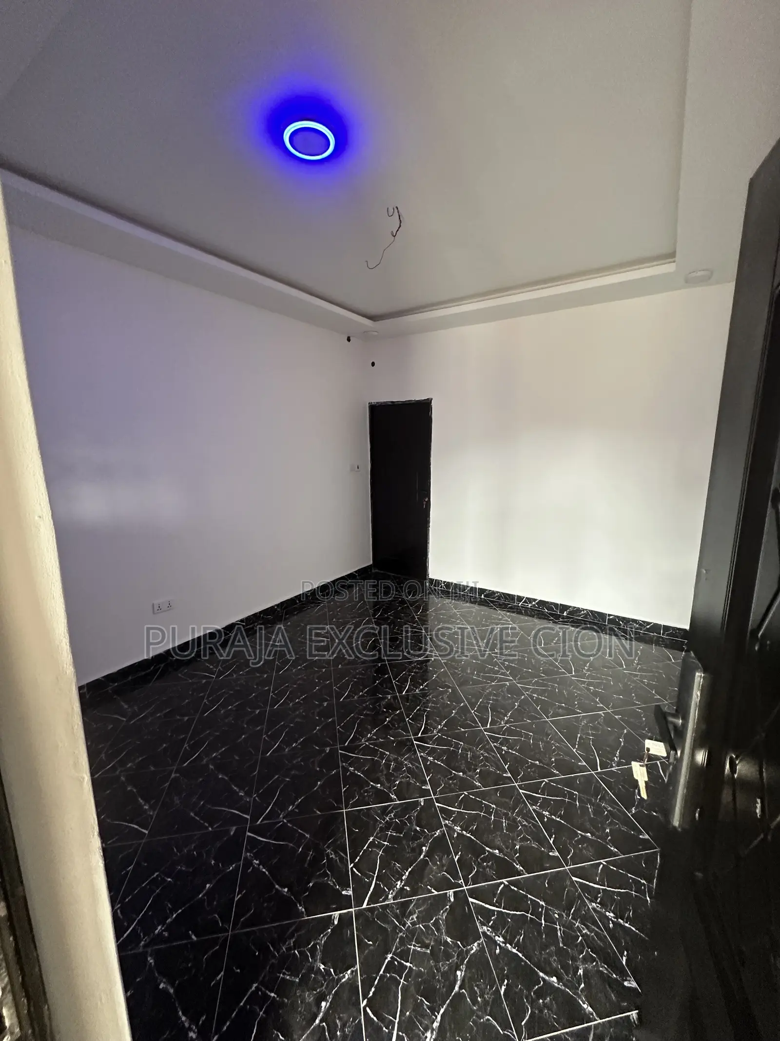 1bdrm Room & Parlour in Weija, Choice, Old Barrier for rent