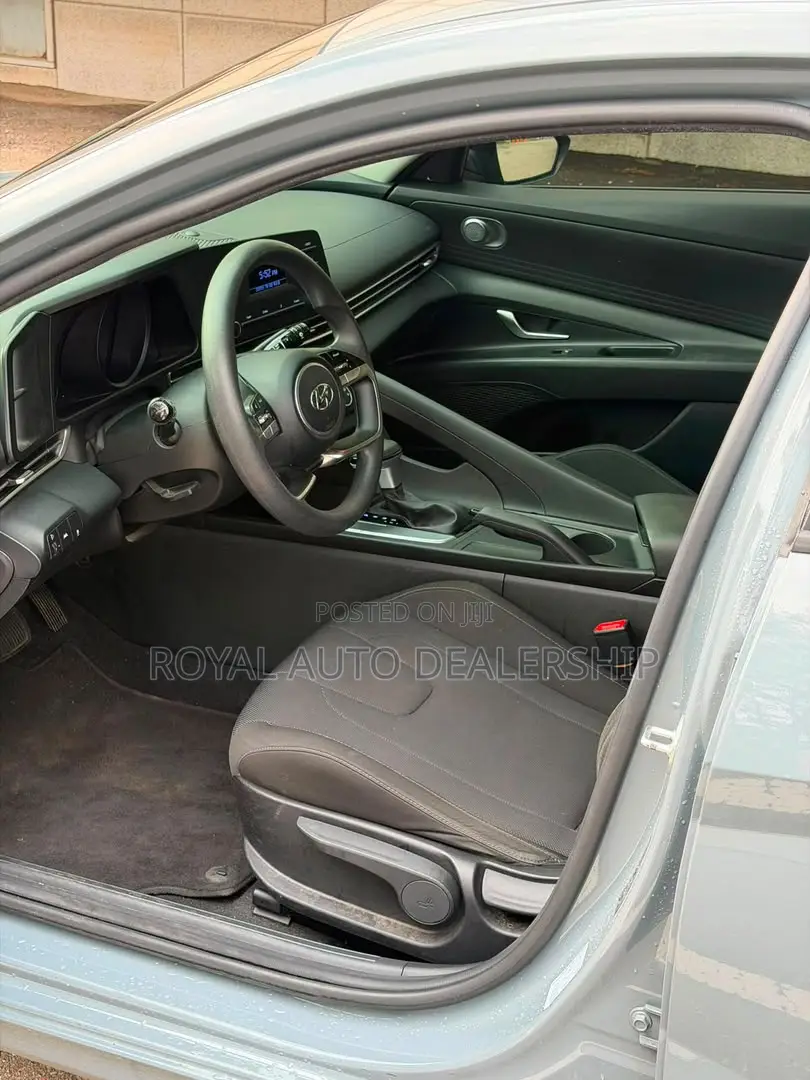 Hyundai Avante 2021 Gray