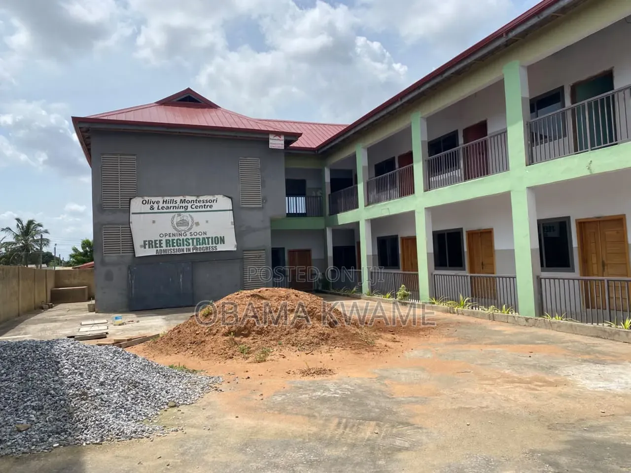 16bdrm Apartment in Laryea Homes, Adade for sale