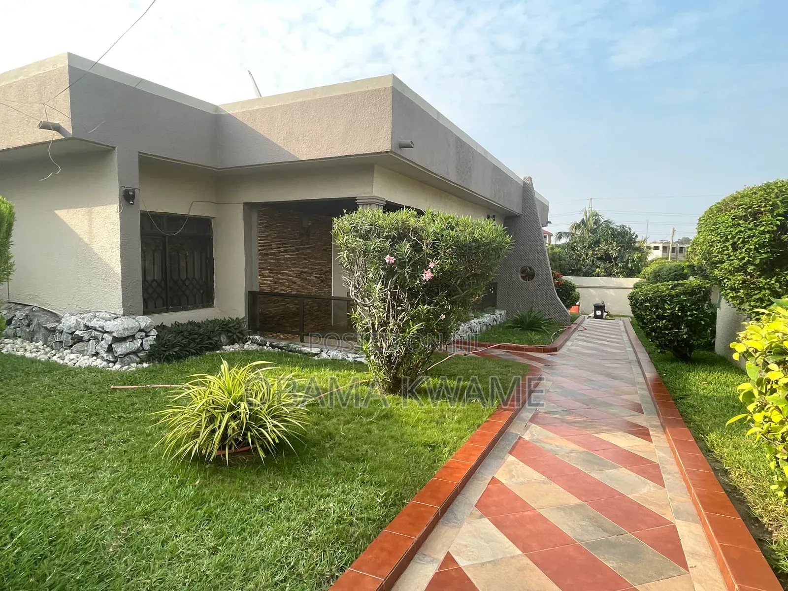 8 Bedrooms House for Rent for Commercial Purposes at Dansoman