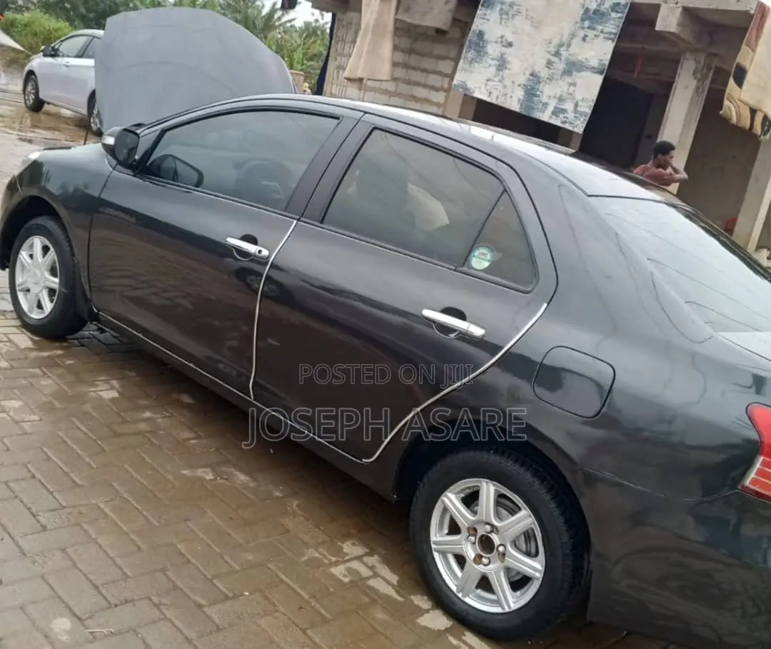 Toyota Belta 2010 Black