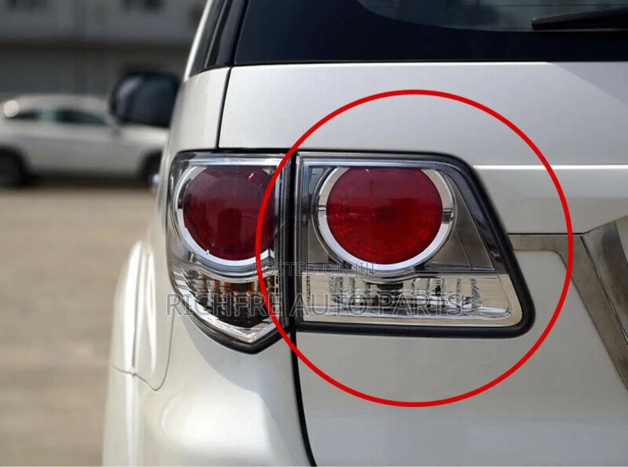 Toyota Fortuner 2012 Bootlight