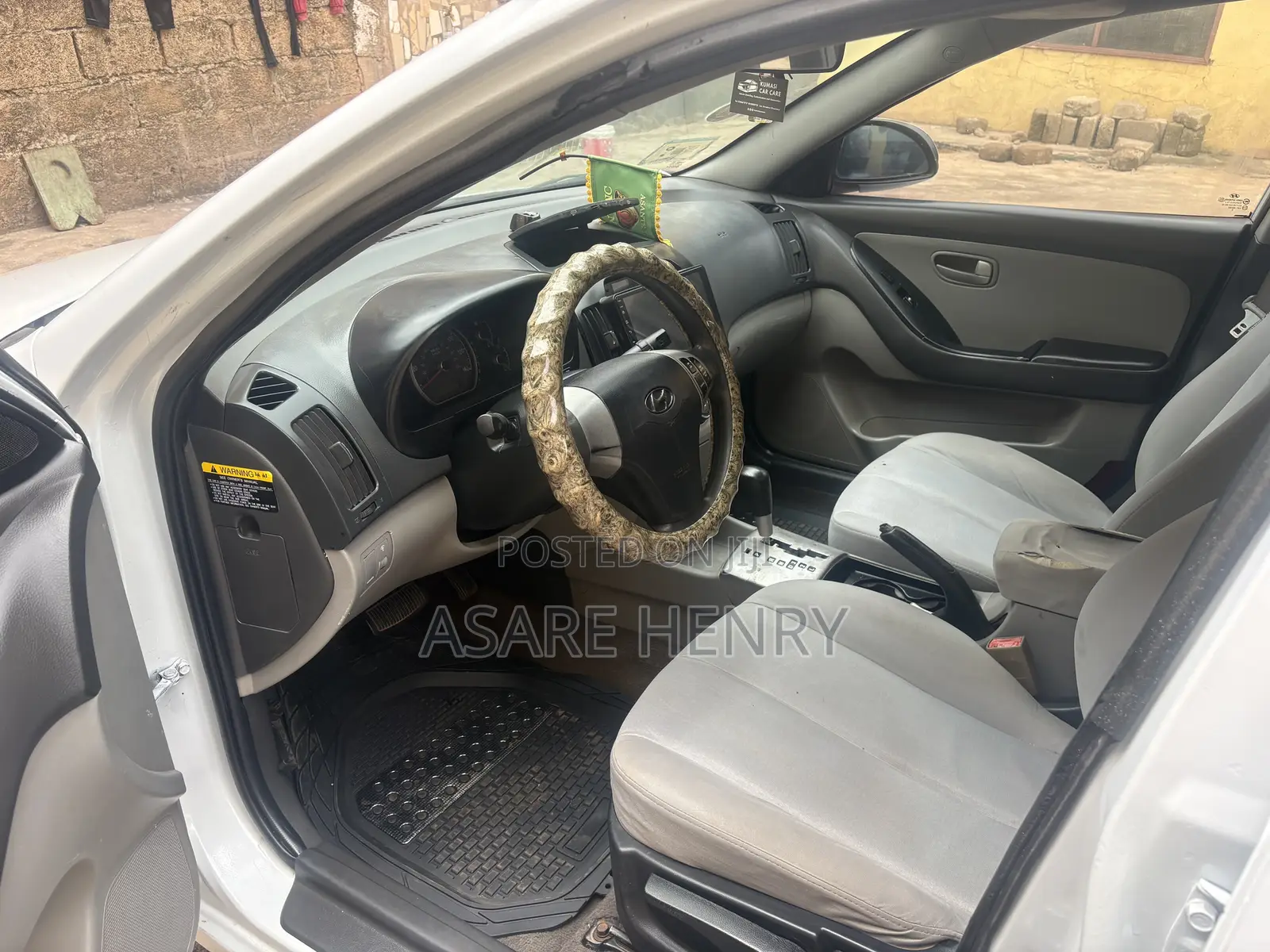 Hyundai Elantra 2010 White