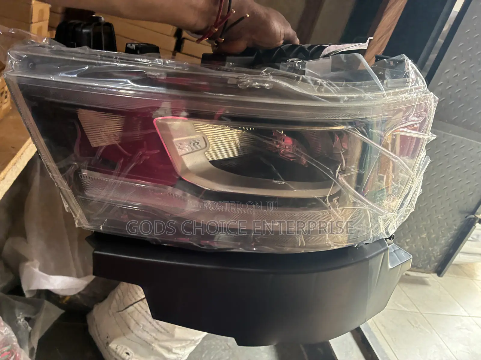 Headlight Ram 2020-2021-2023-202 With Boaster