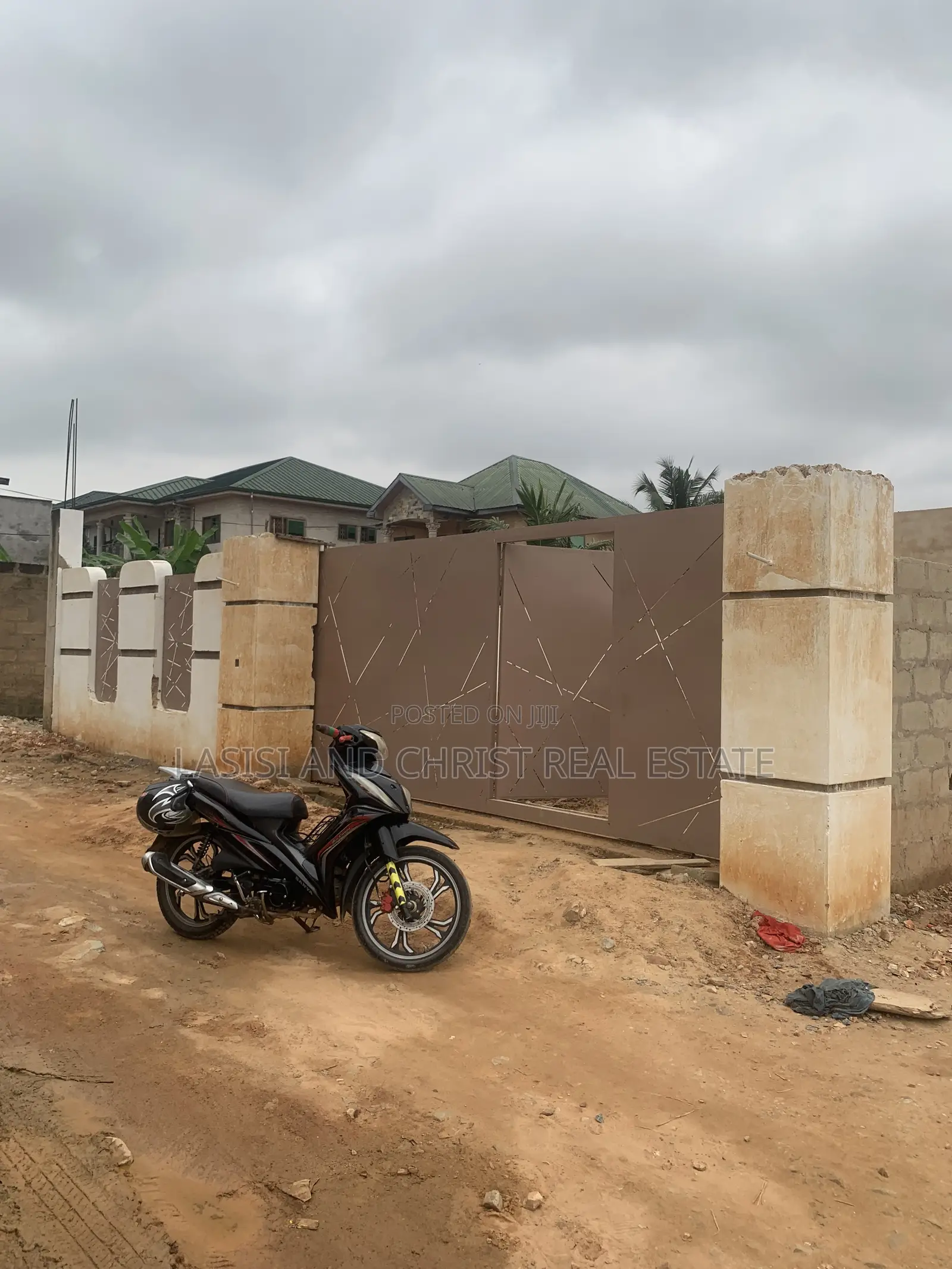 2bdrm House in Lasisi And Christ, Pokuase for sale