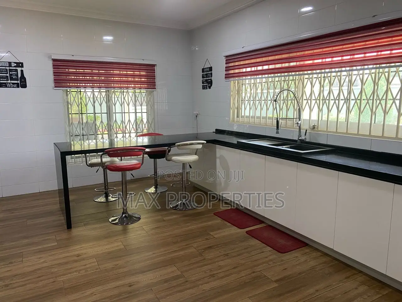 5bdrm Mansion in Oyarifa for sale