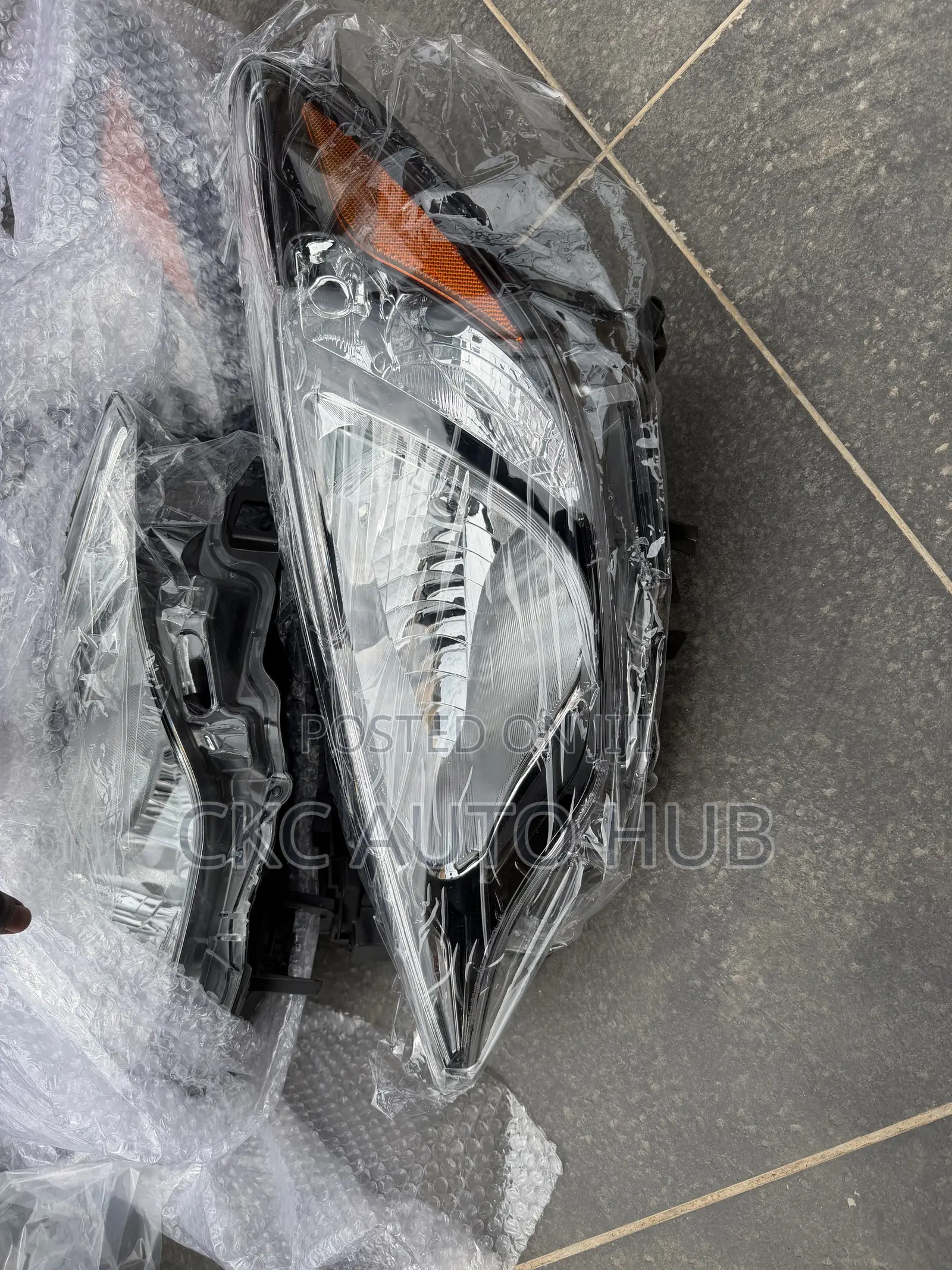 Toyota IA / Yaris / Scion 2017 2018 Headlight