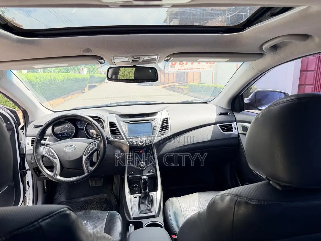 Hyundai Elantra 2016 White