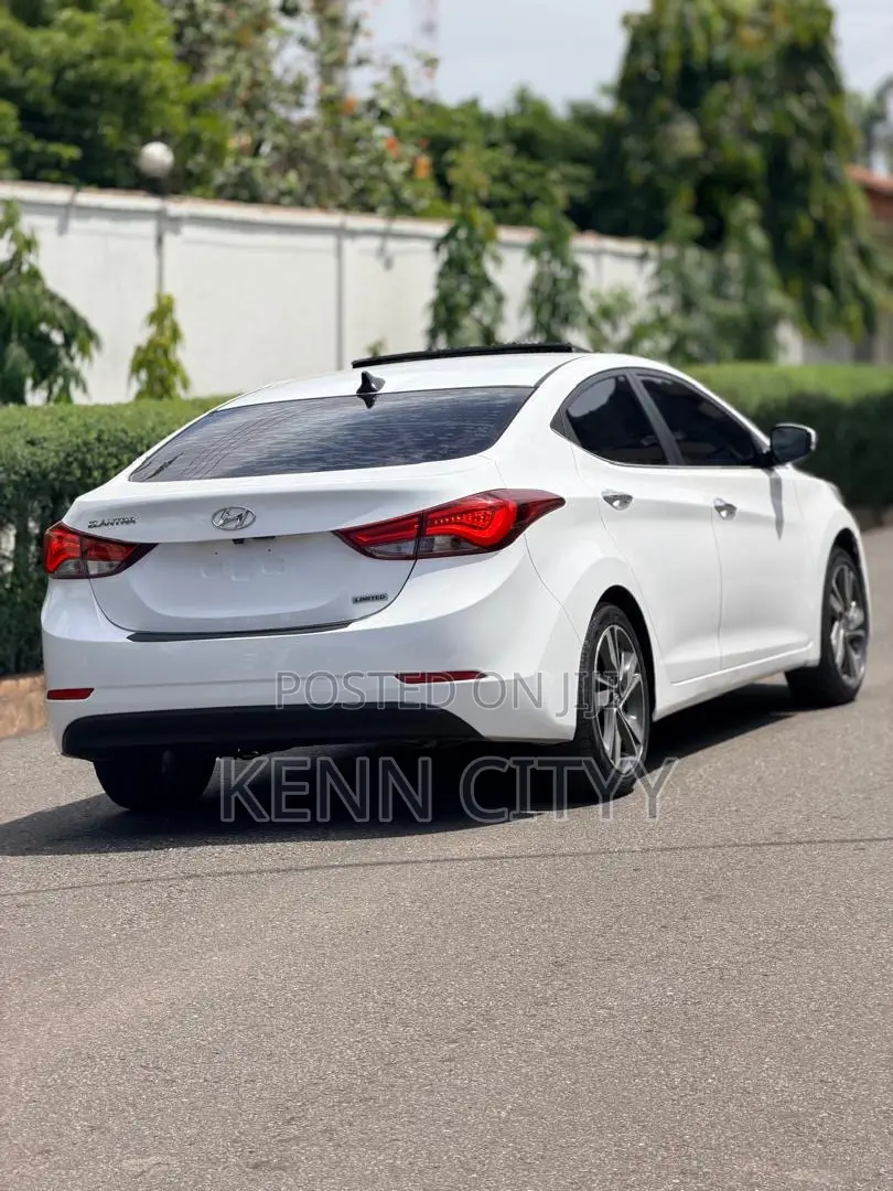 Hyundai Elantra 2016 White