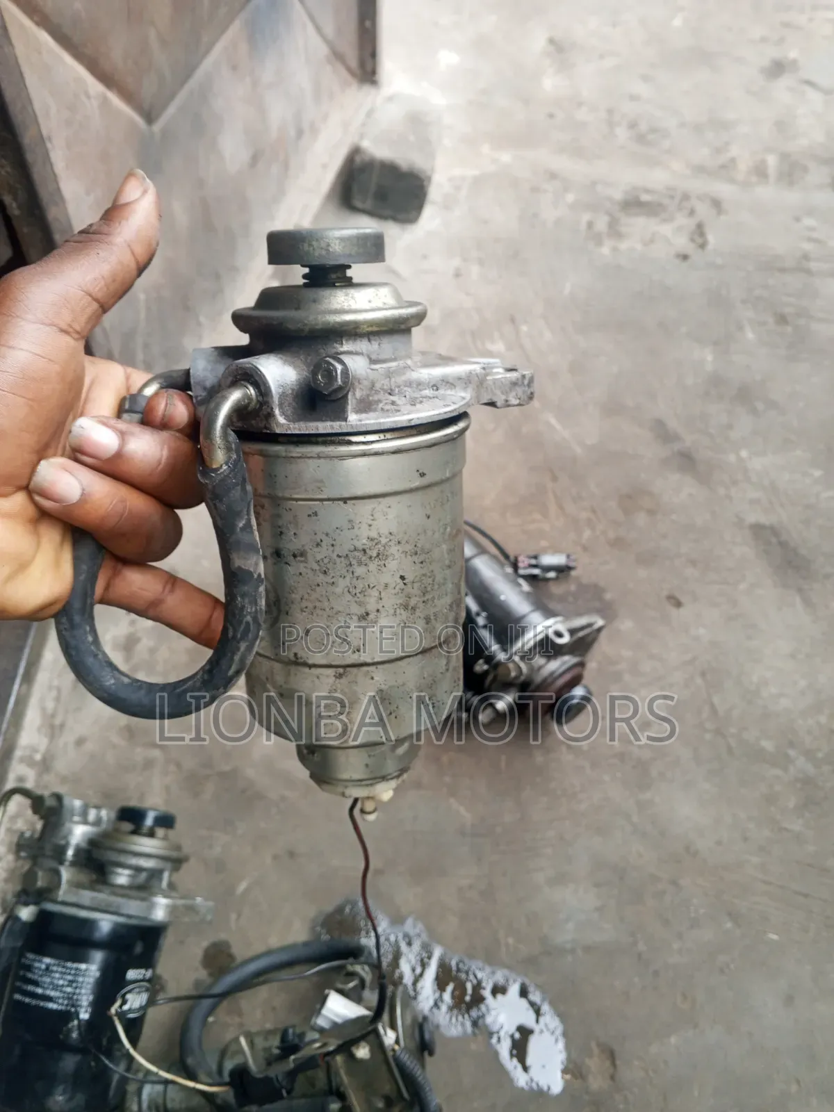 Hyundai Grace Hand Pump