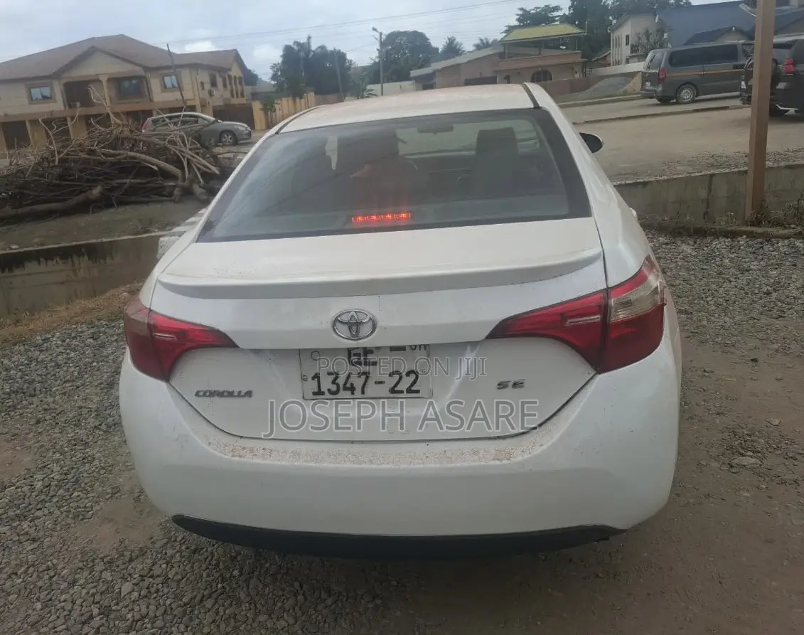 Toyota Corolla 2018 White