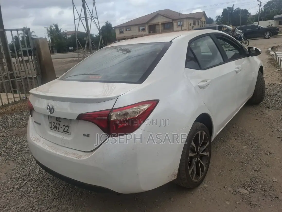 Toyota Corolla 2018 White