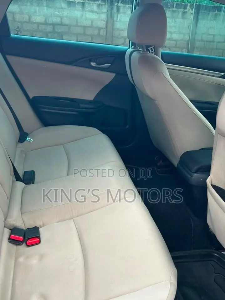 Honda Civic 2019 White