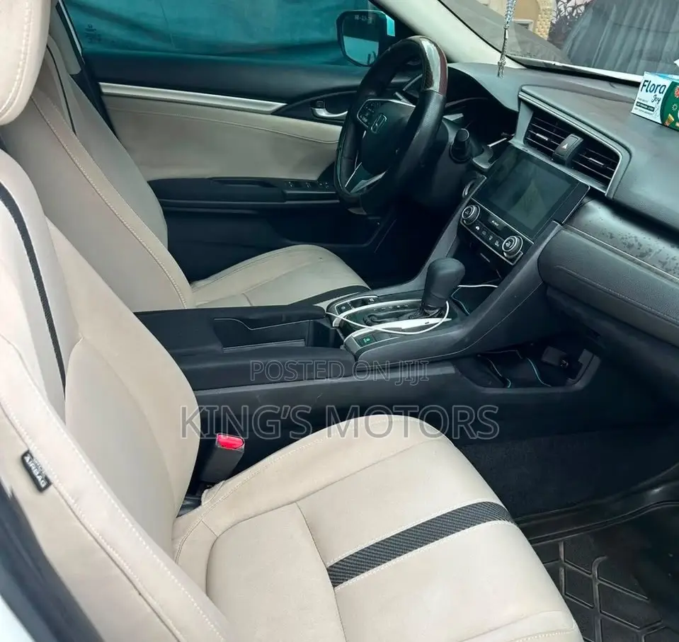 Honda Civic 2019 White